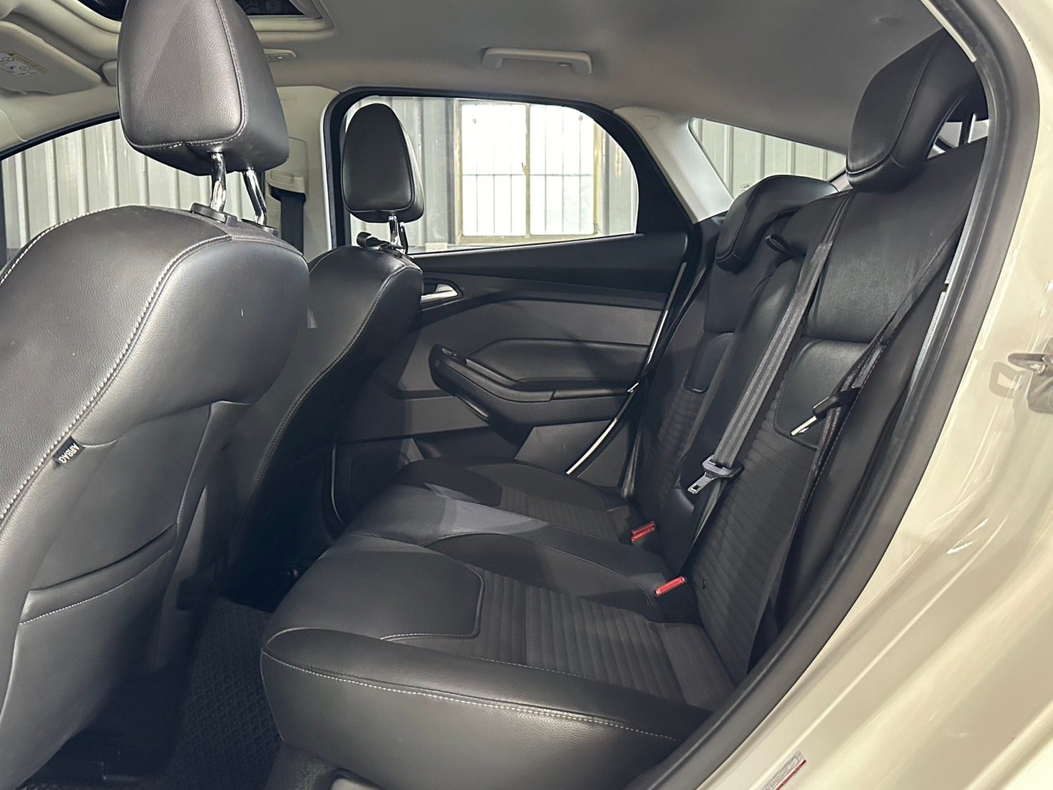 2018 Ford Focus 1.5 頂 照片 10
