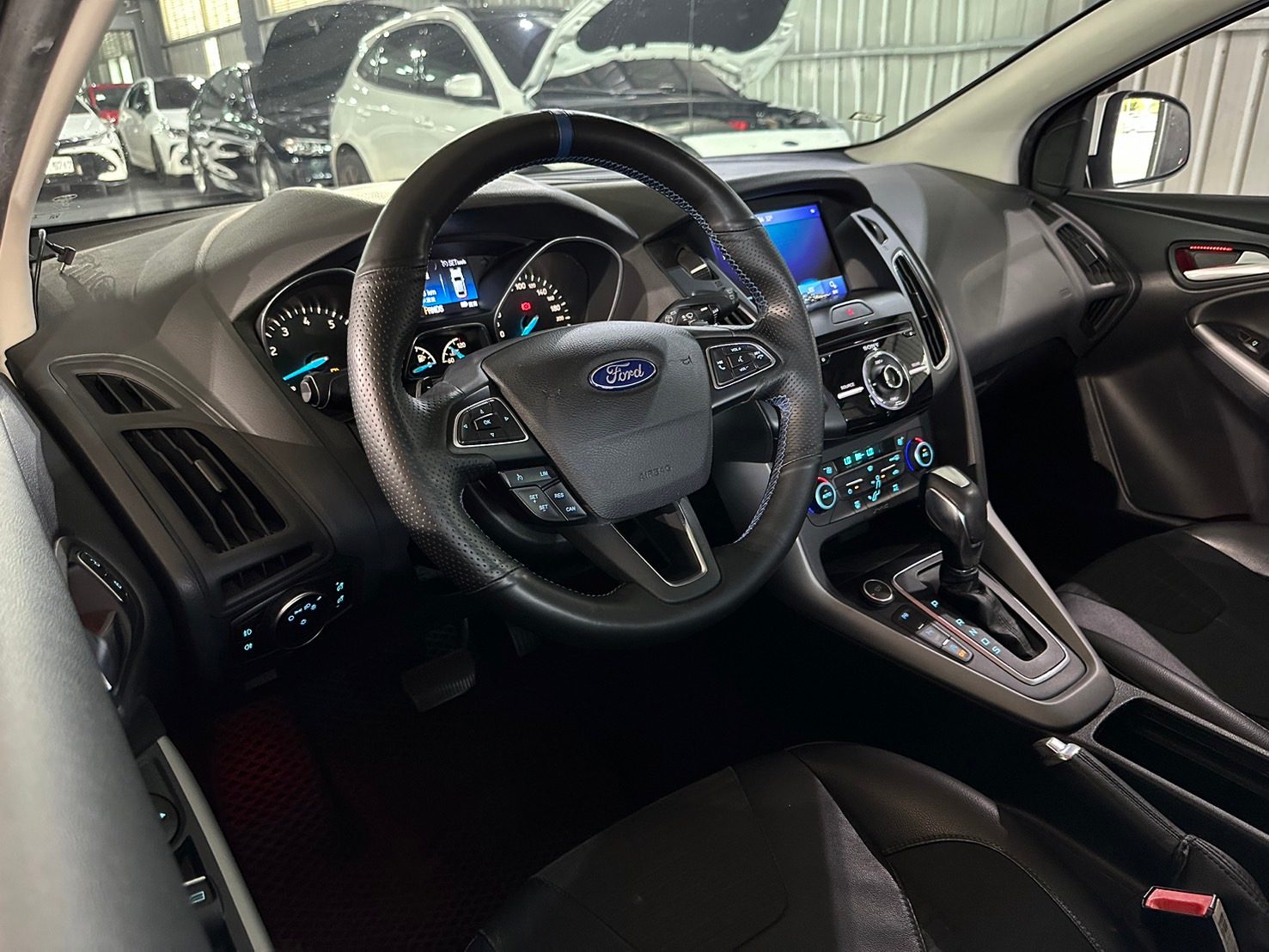 2018 Ford Focus 1.5 頂 照片 11