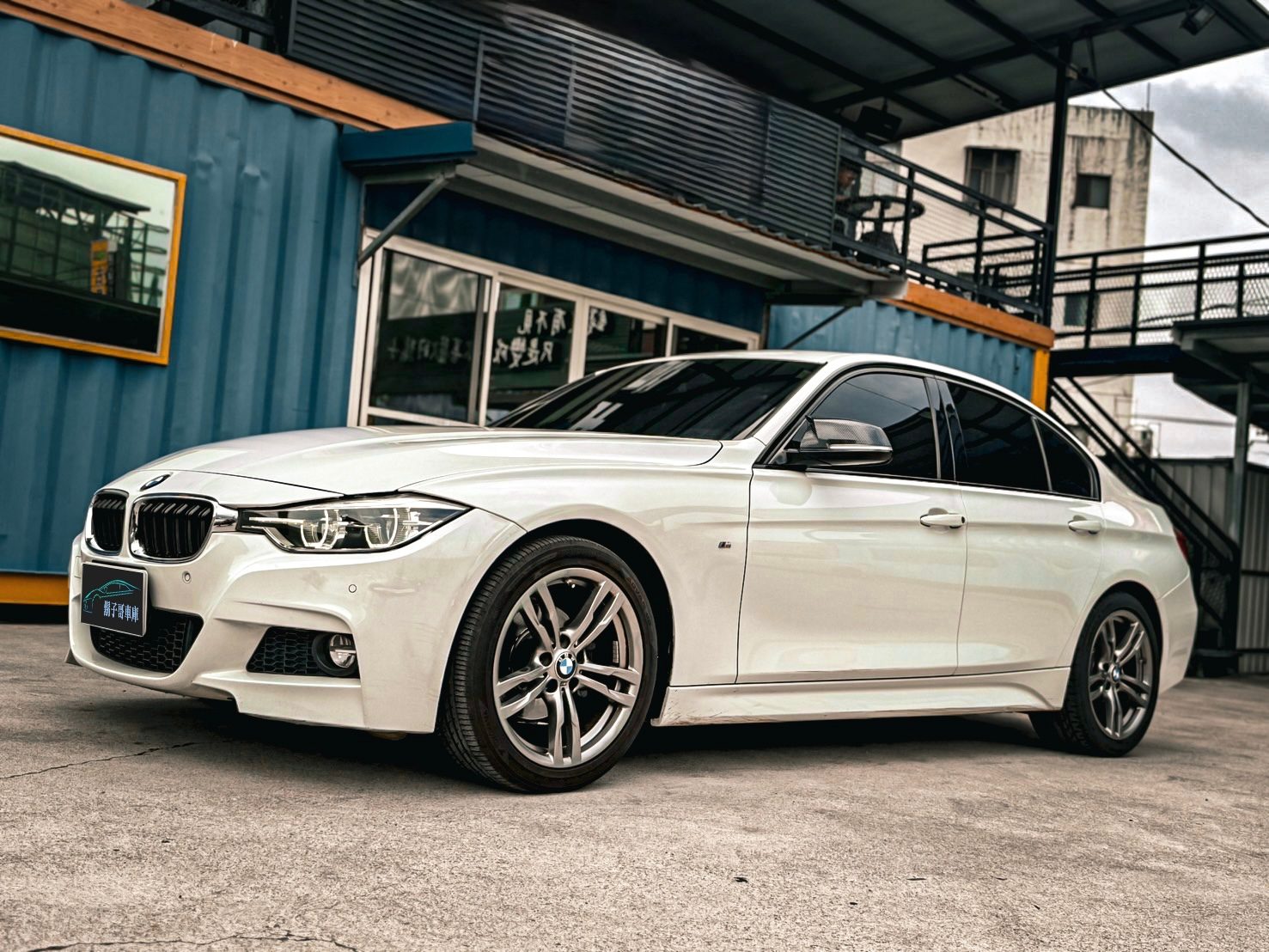 2018 BMW 320i M 3 Series Photo 2