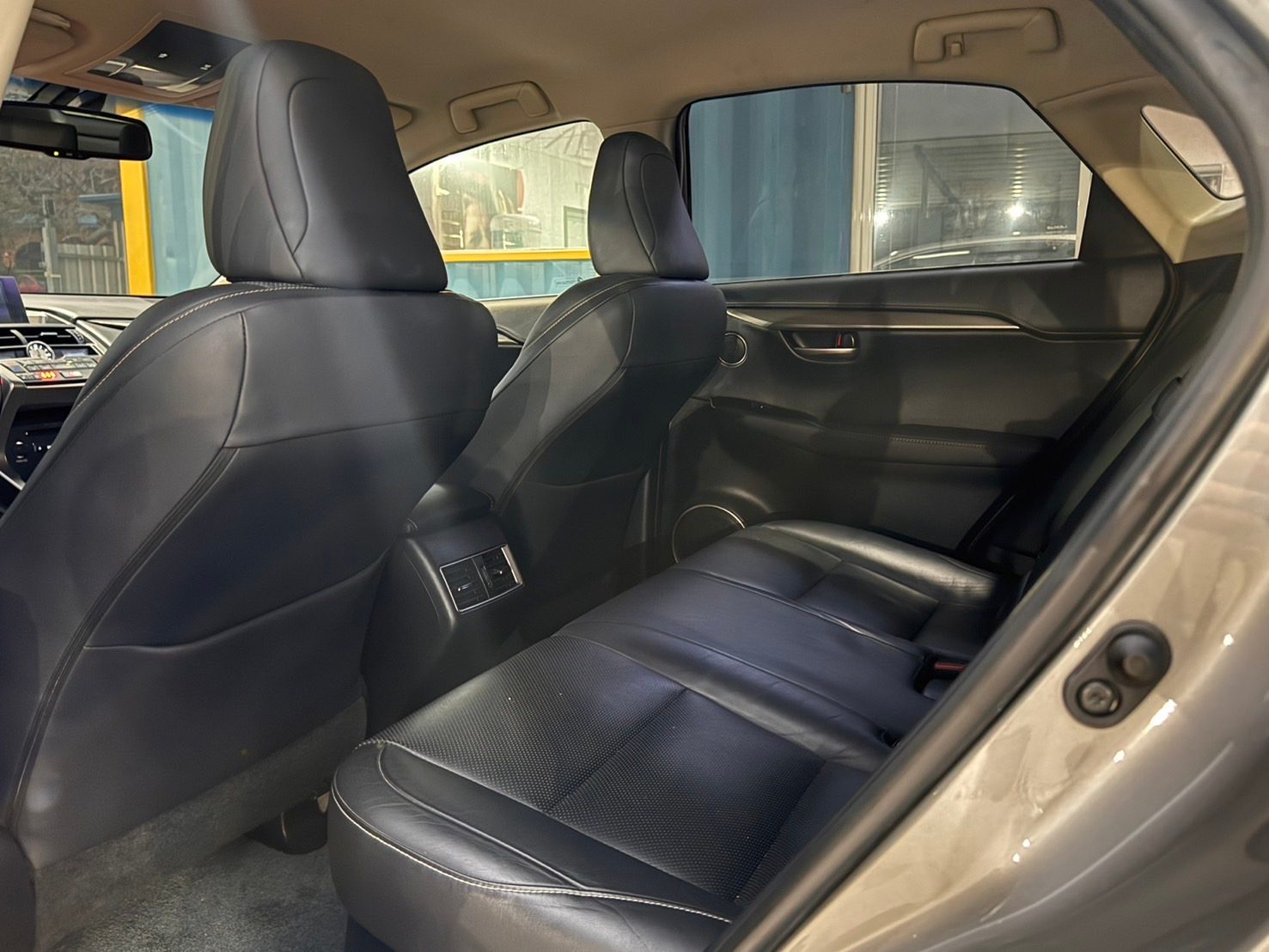 2015 Lexus NX200T 鈦 照片 9