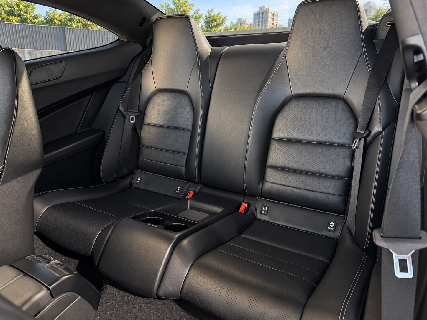 2012 m-Benz C250 Coupe Photo 5