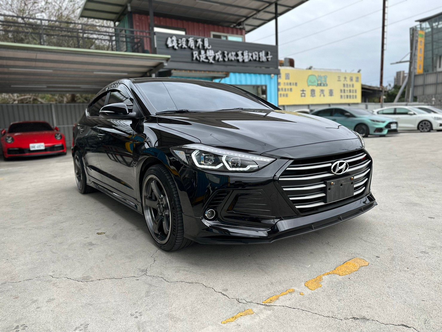 2017 Hyundai Elantra 柴 照片 2