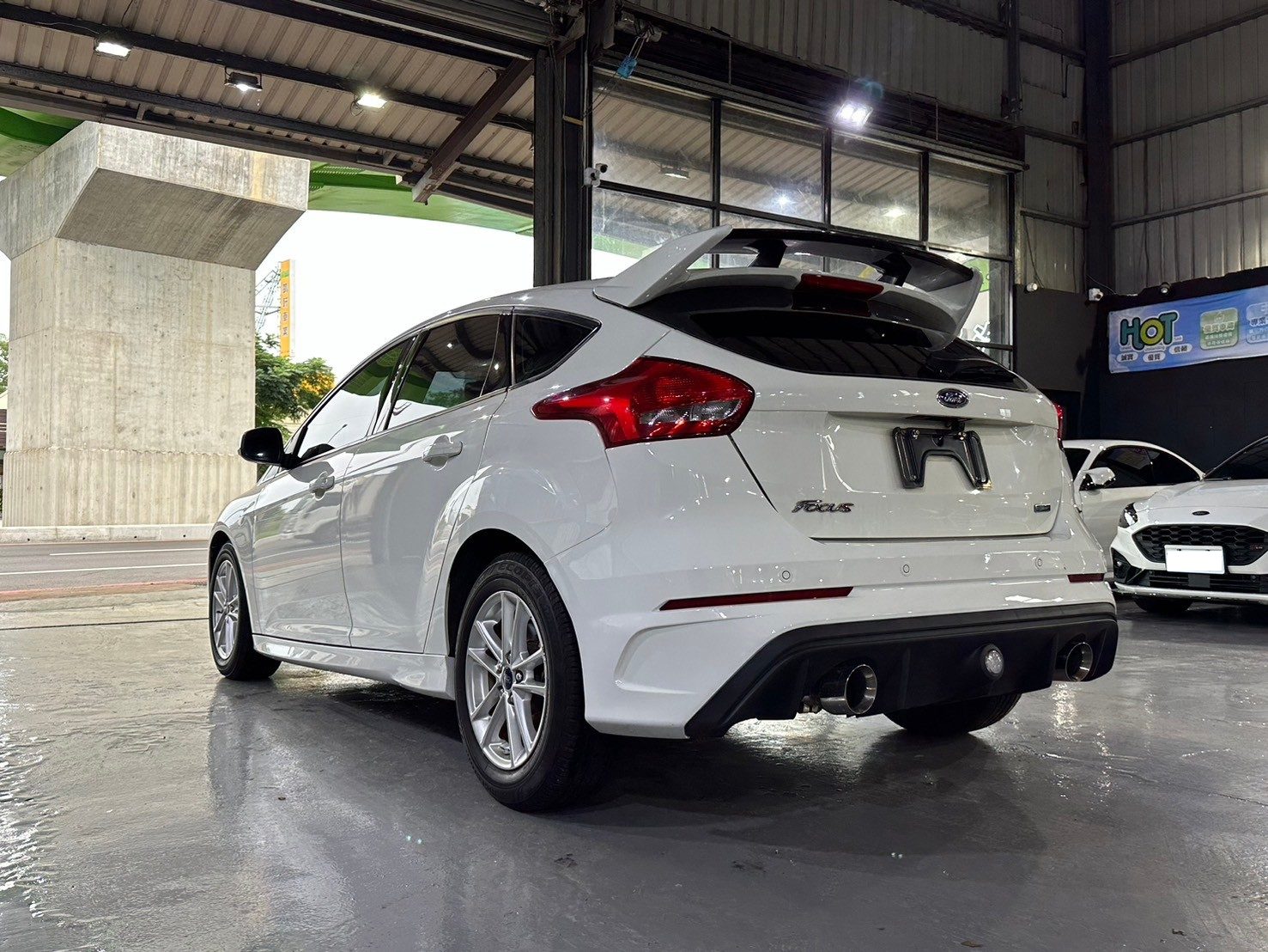2016 Ford Focus Photo 3
