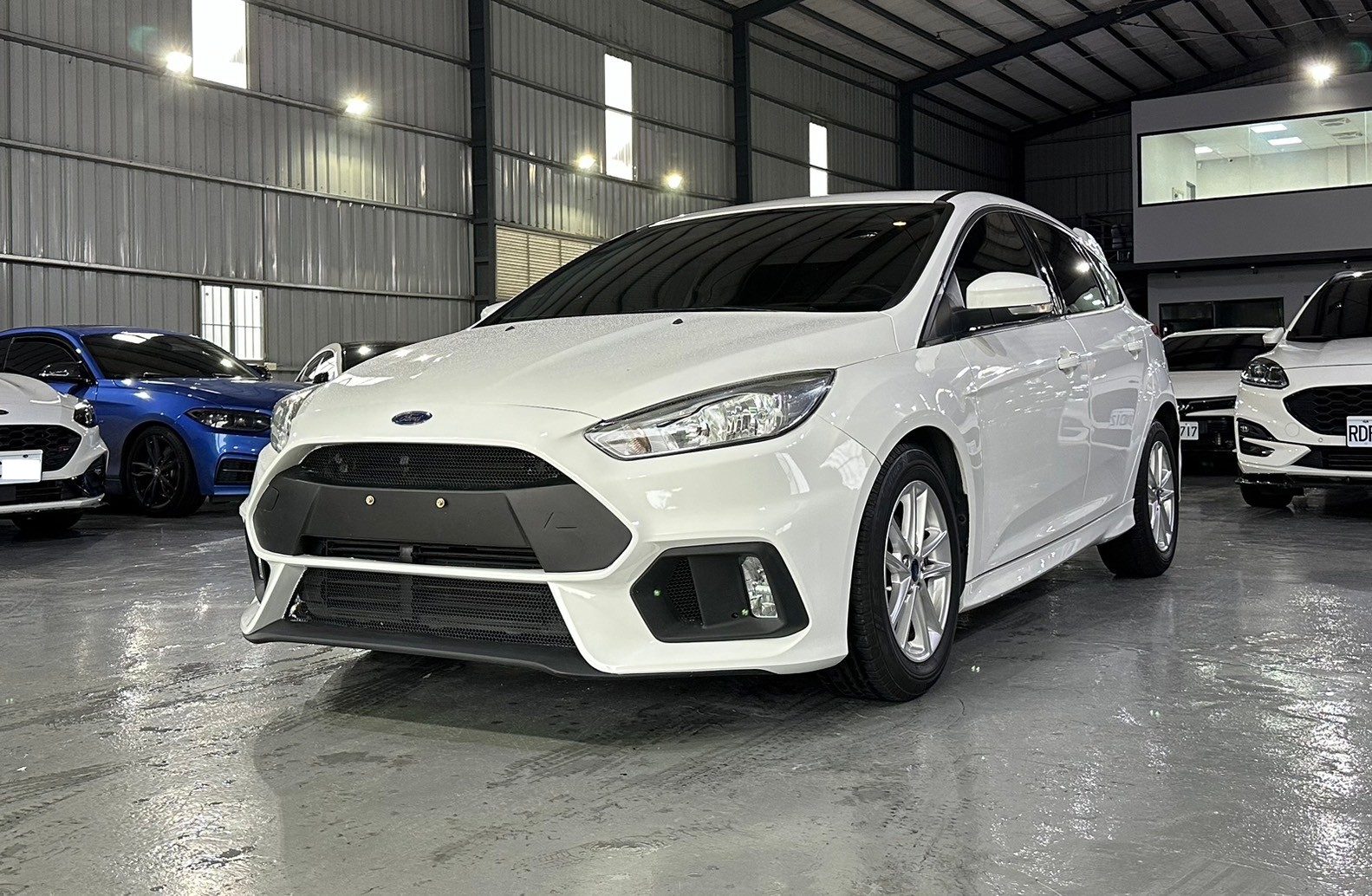 2016 Ford Focus Photo 1