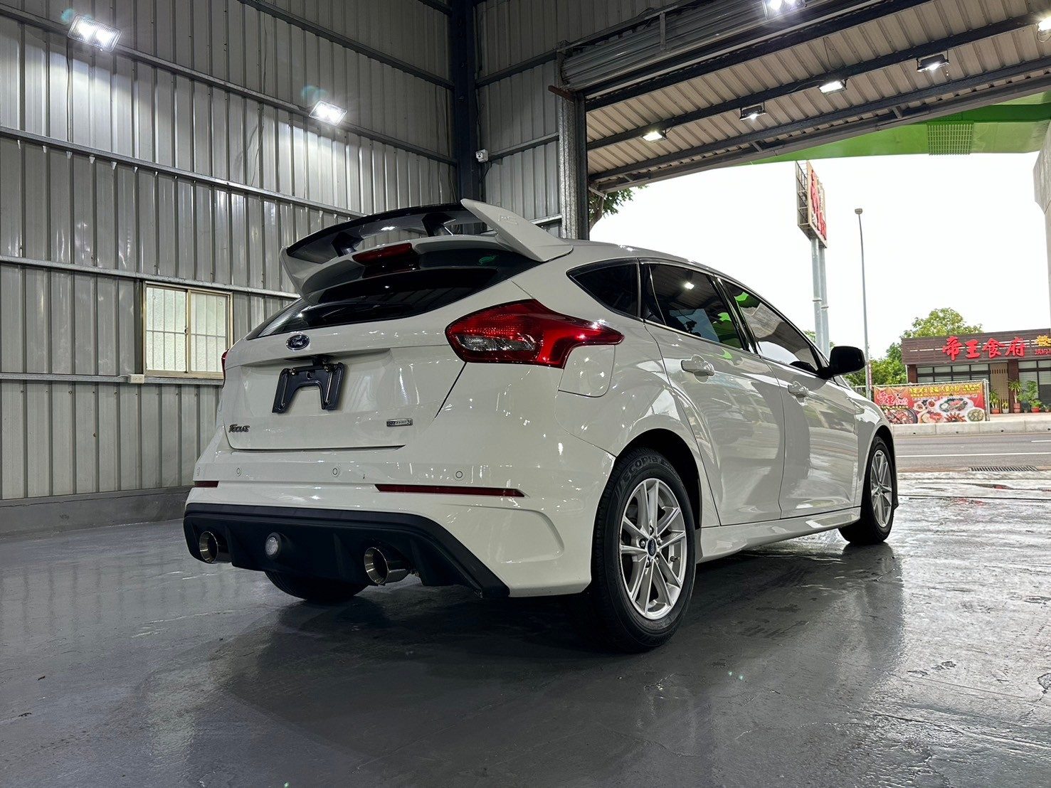 2016 Ford Focus Photo 4