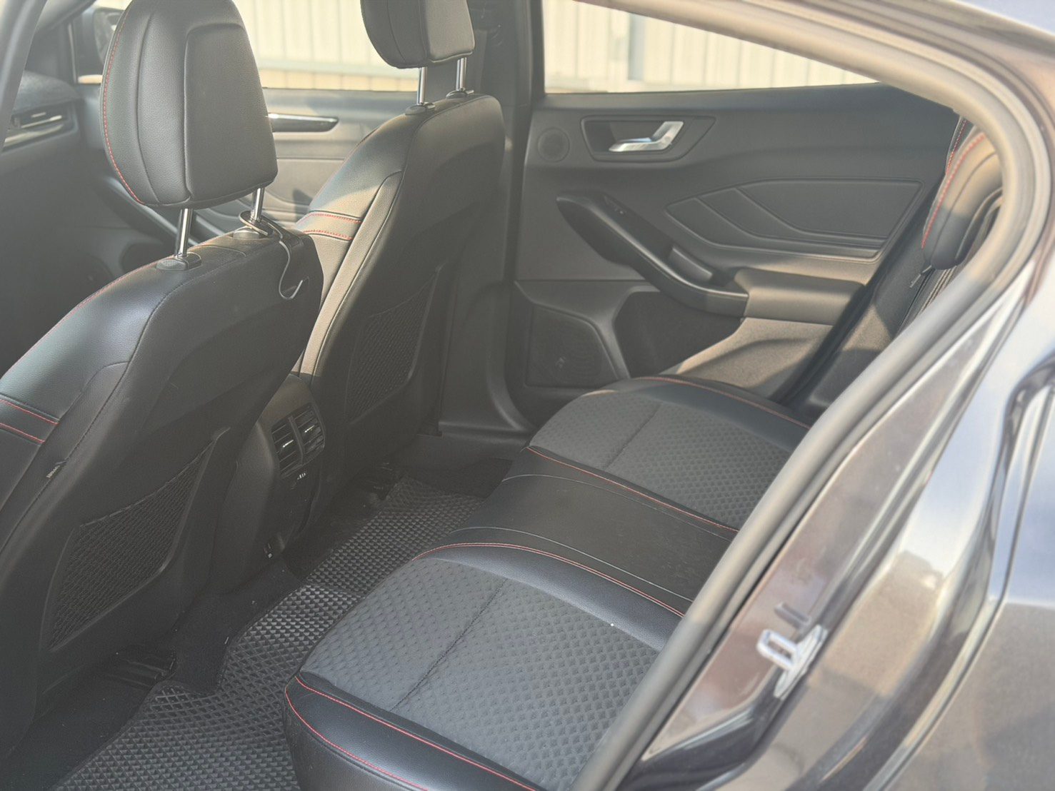 2021 Ford Focus Lommel Photo 10