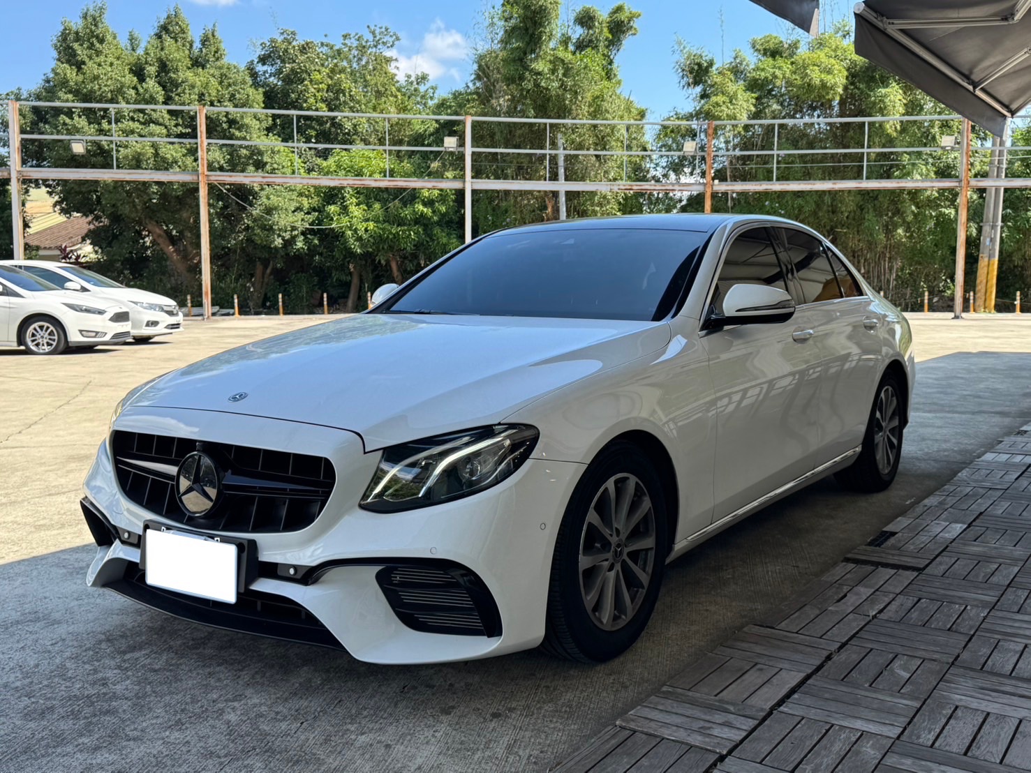 2018 M-Benz E200 照片 1