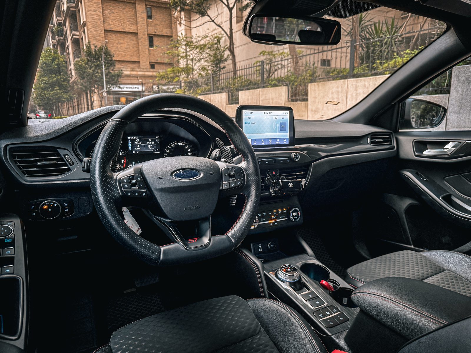 2019 Ford Focus ST-Line Photo 10