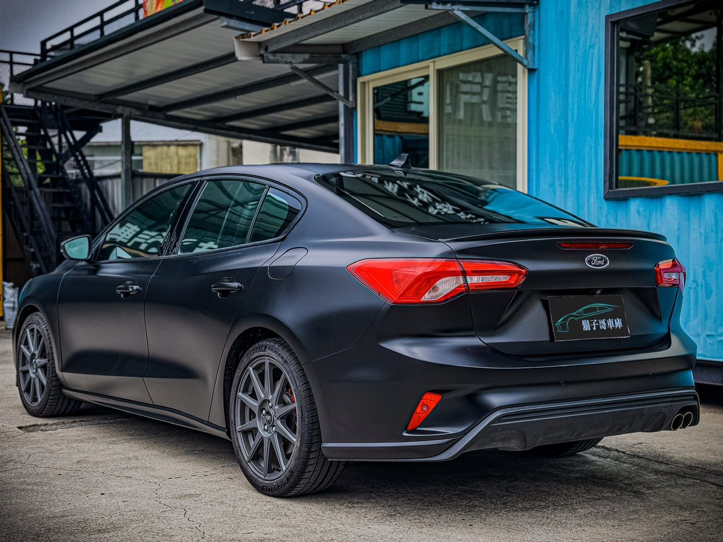 2022 Ford Forcus Lommel X 4D Photo 3