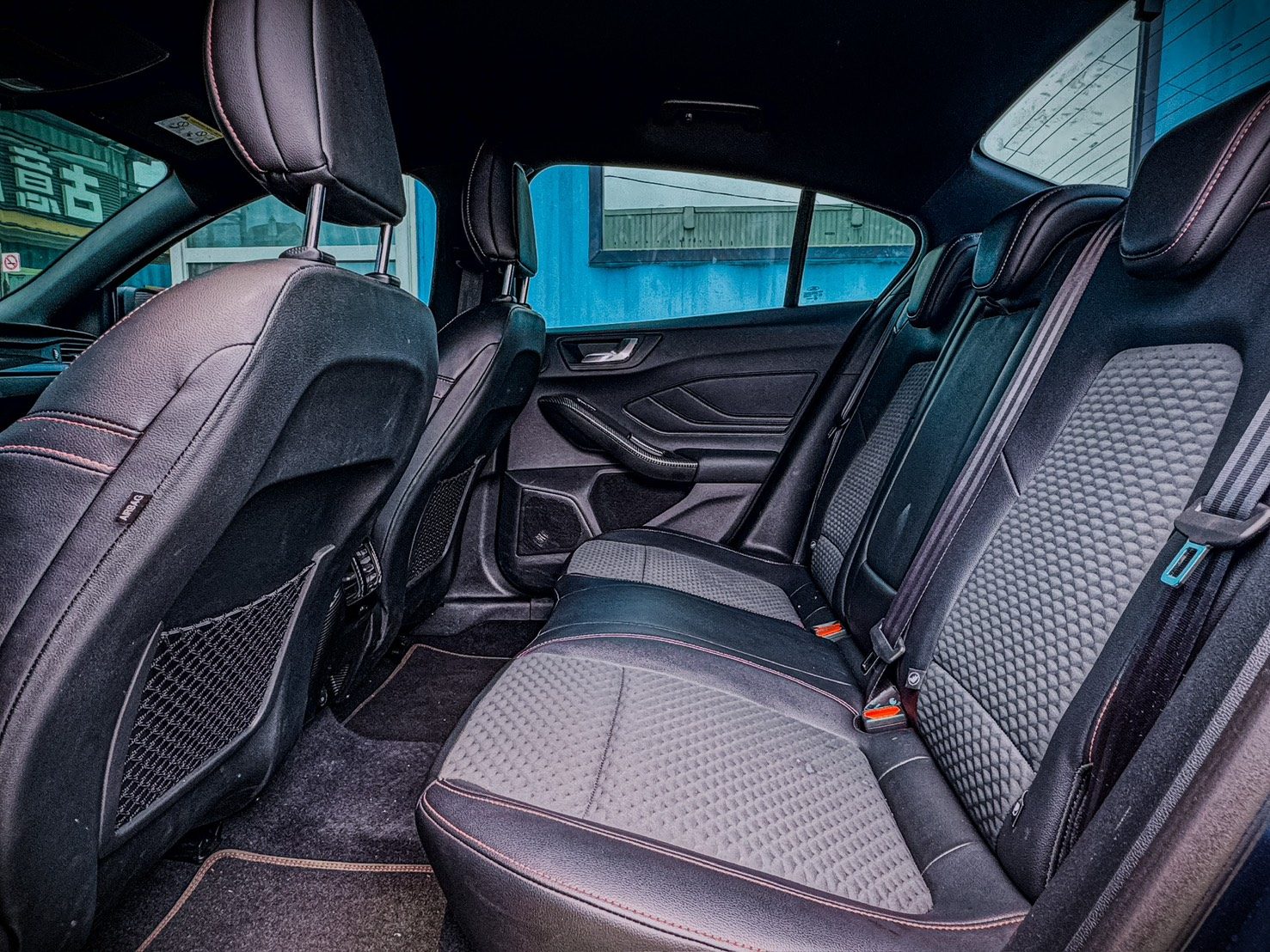 2022 Ford Forcus Lommel X 4D Photo 6