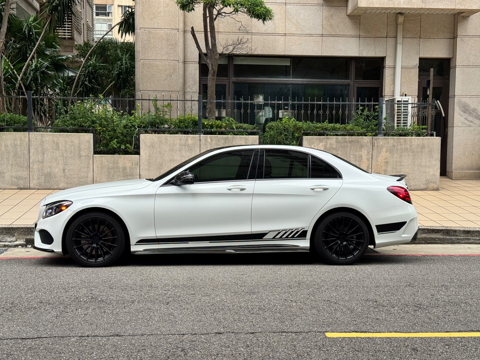 2015 M-Benz C300 照片 2