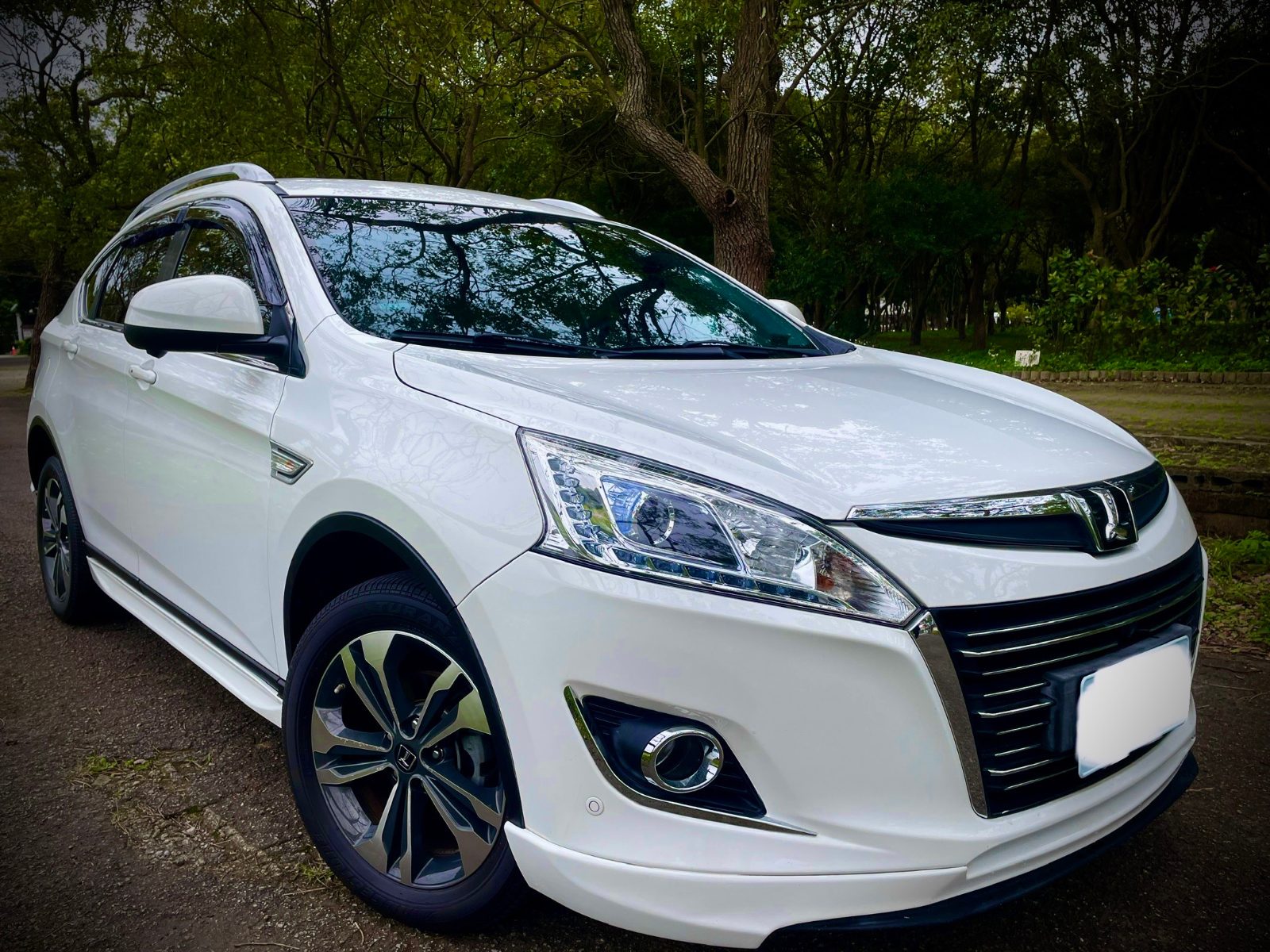 2016 Luxgen U6 ECO Photo 4