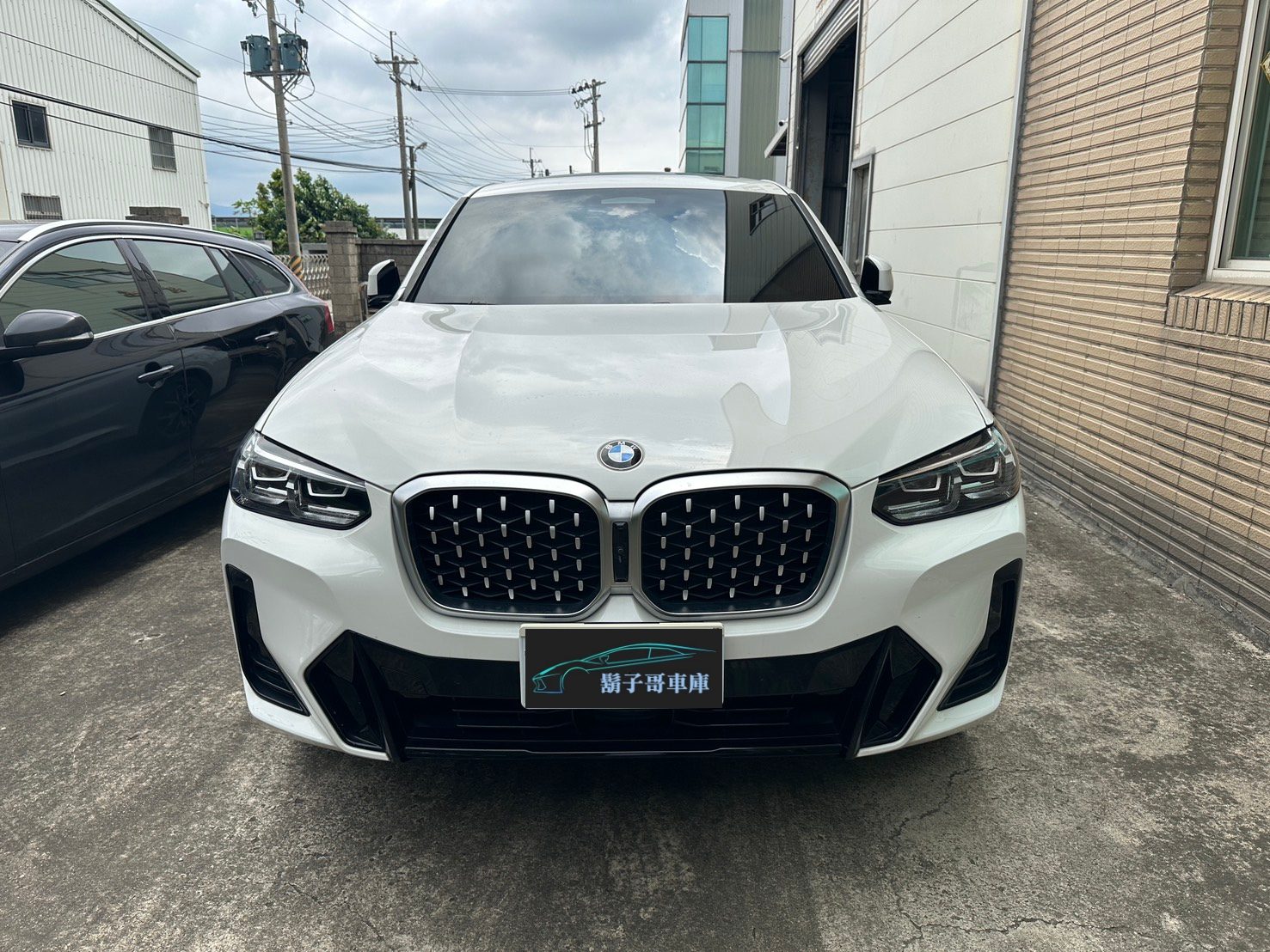2022 BMW X4 30i Photo 2