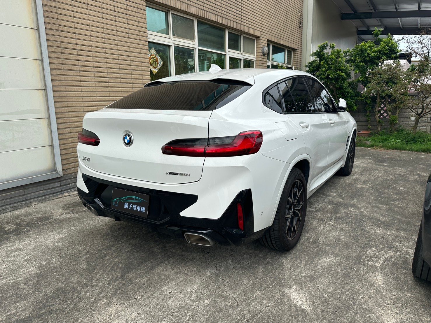 2022 BMW X4 30i Photo 3