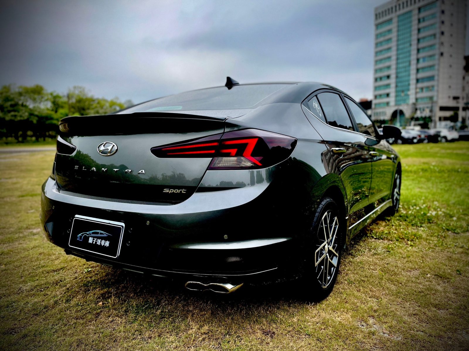 2020 Hyundai Elantra Sport 1.6 Photo 3