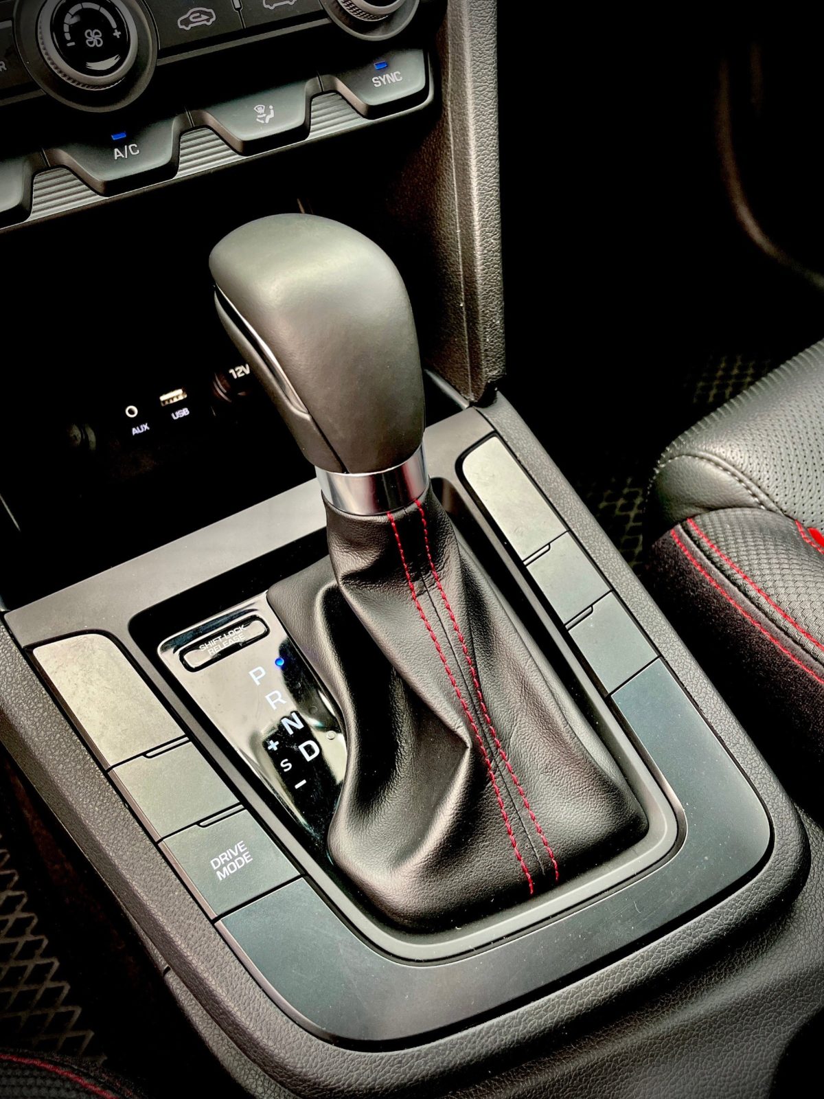 2020 Hyundai Elantra Sport 1.6 Photo 9