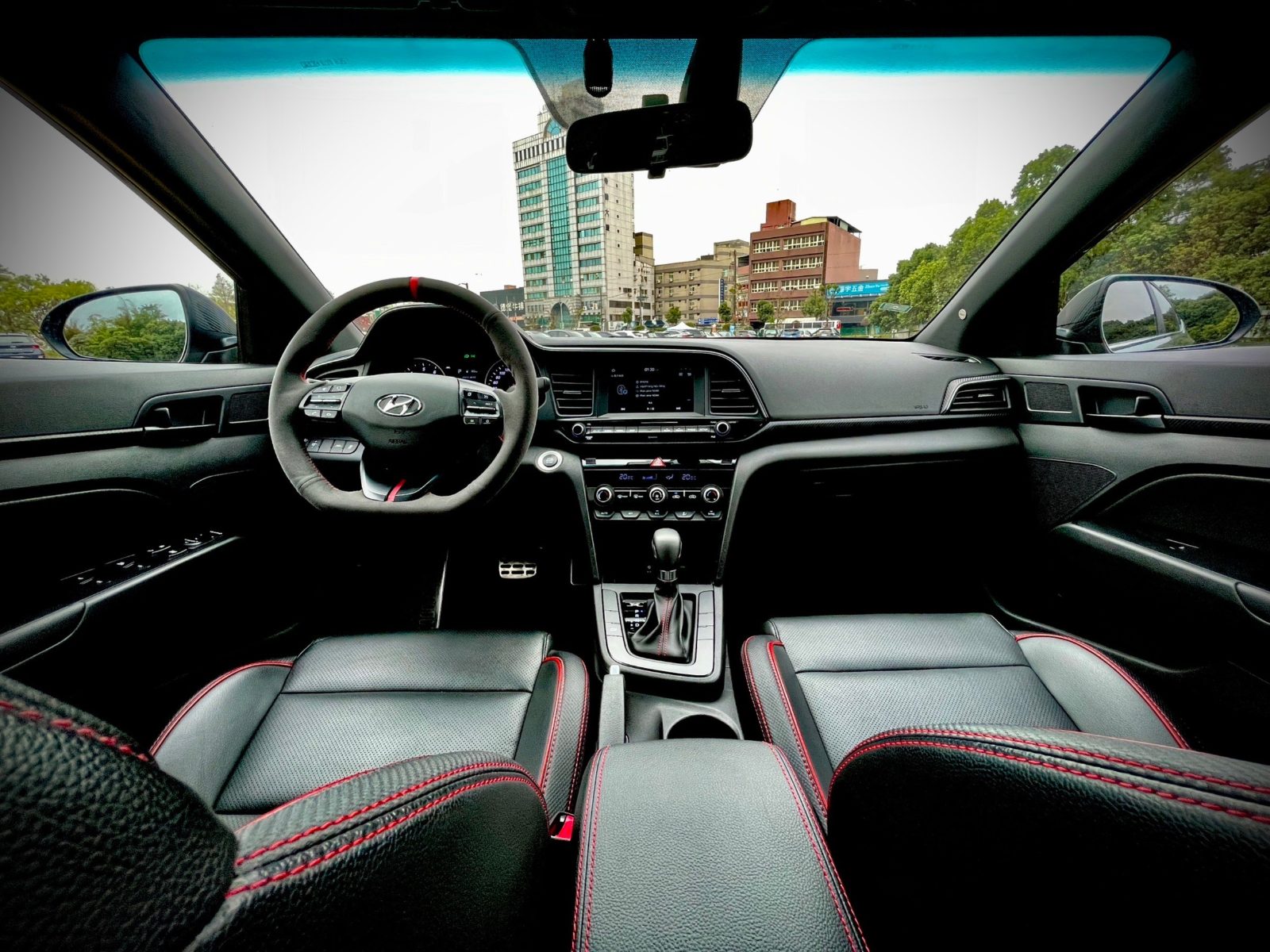 2020 Hyundai Elantra Sport 1.6 Photo 6