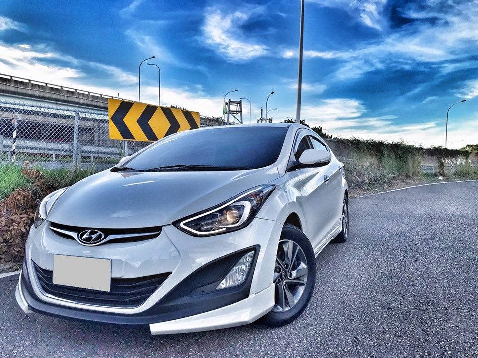 2015 Hyundai ELANTRA 1.8 Photo 1