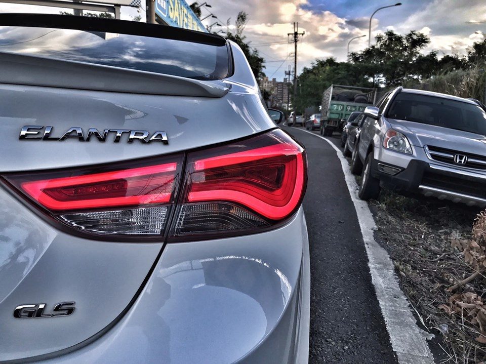 2015 Hyundai ELANTRA 1.8 Photo 4
