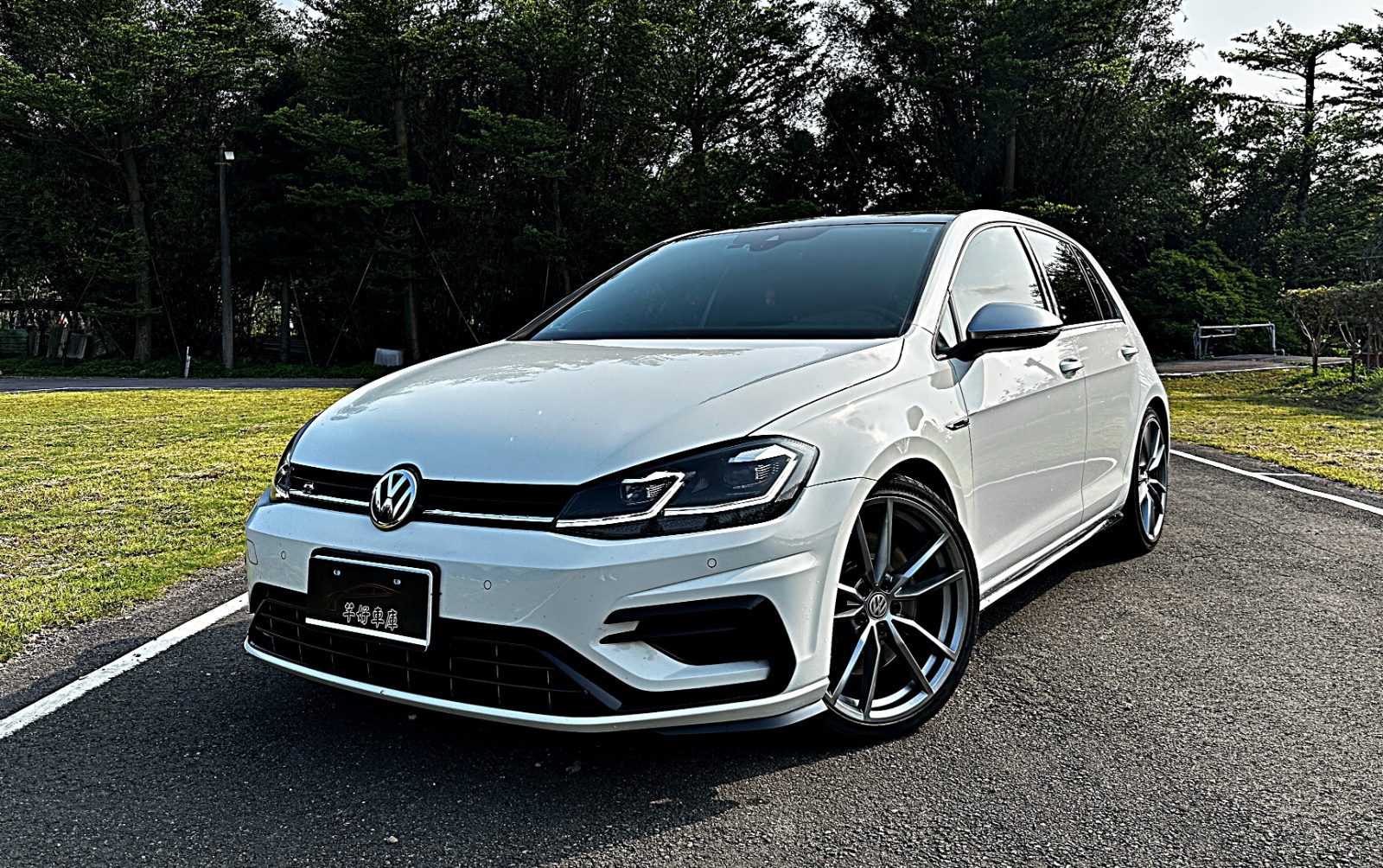 2018 Volkswagen Gofl R Golf R Photo 1
