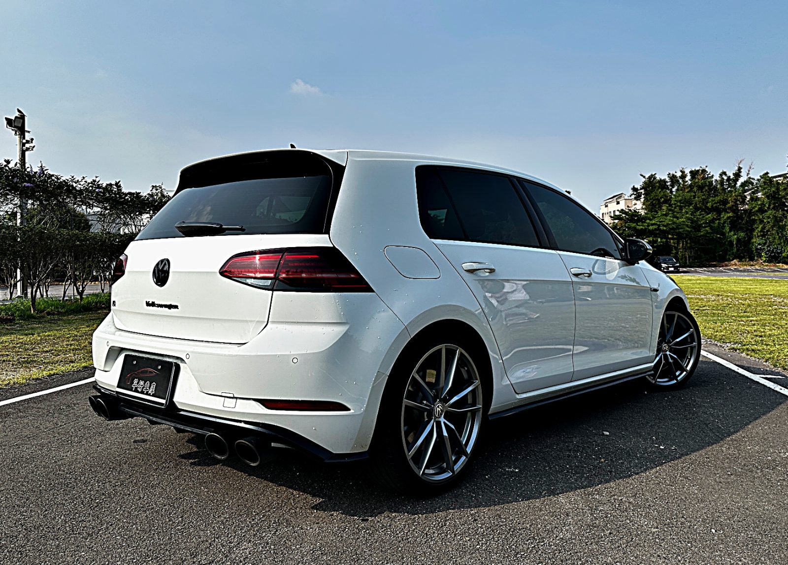 2018 Volkswagen Gofl R Golf R Photo 5