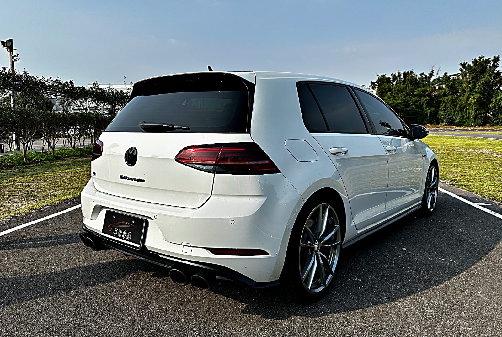 2018 Volkswagen Gofl R Golf R Photo 25