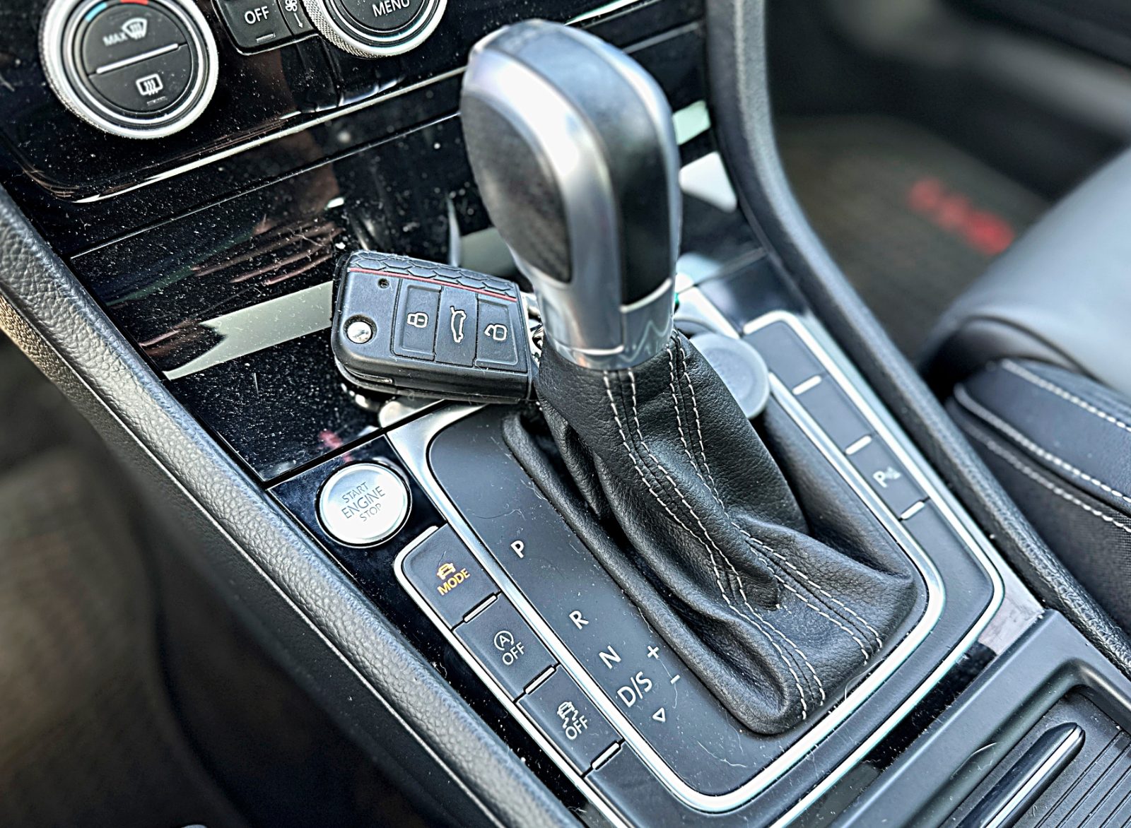 2018 Volkswagen Gofl R Golf R Photo 16