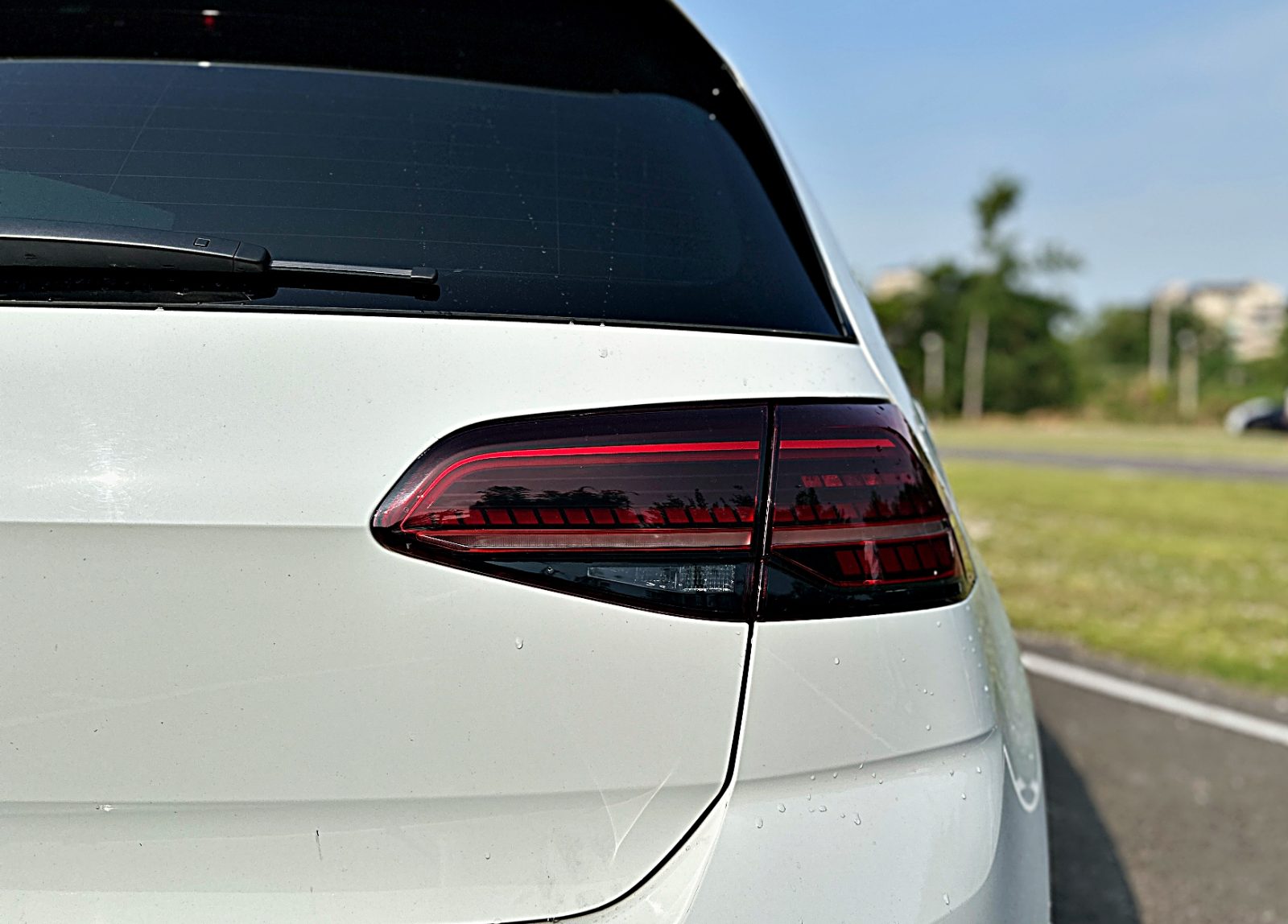 2018 Volkswagen Gofl R Golf R Photo 7