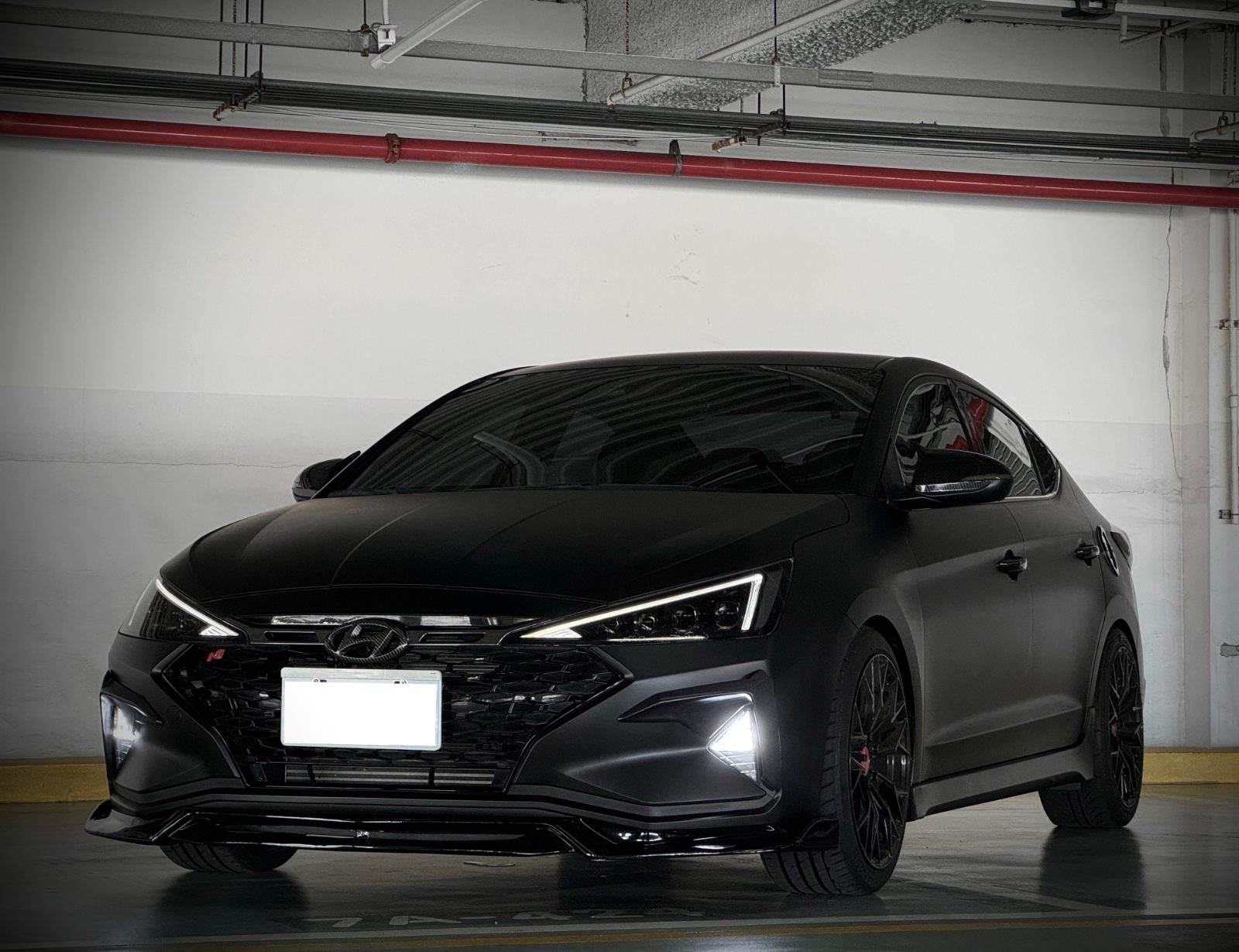 2019 Hyundai Elantra Sport Photo 4