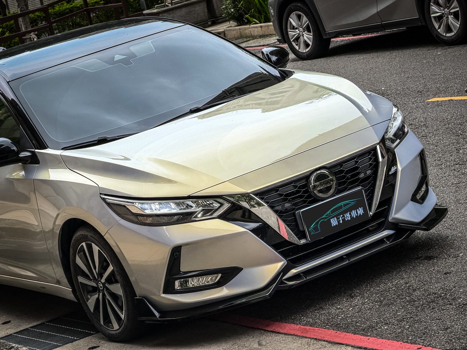 2021 Nissan Photo 3
