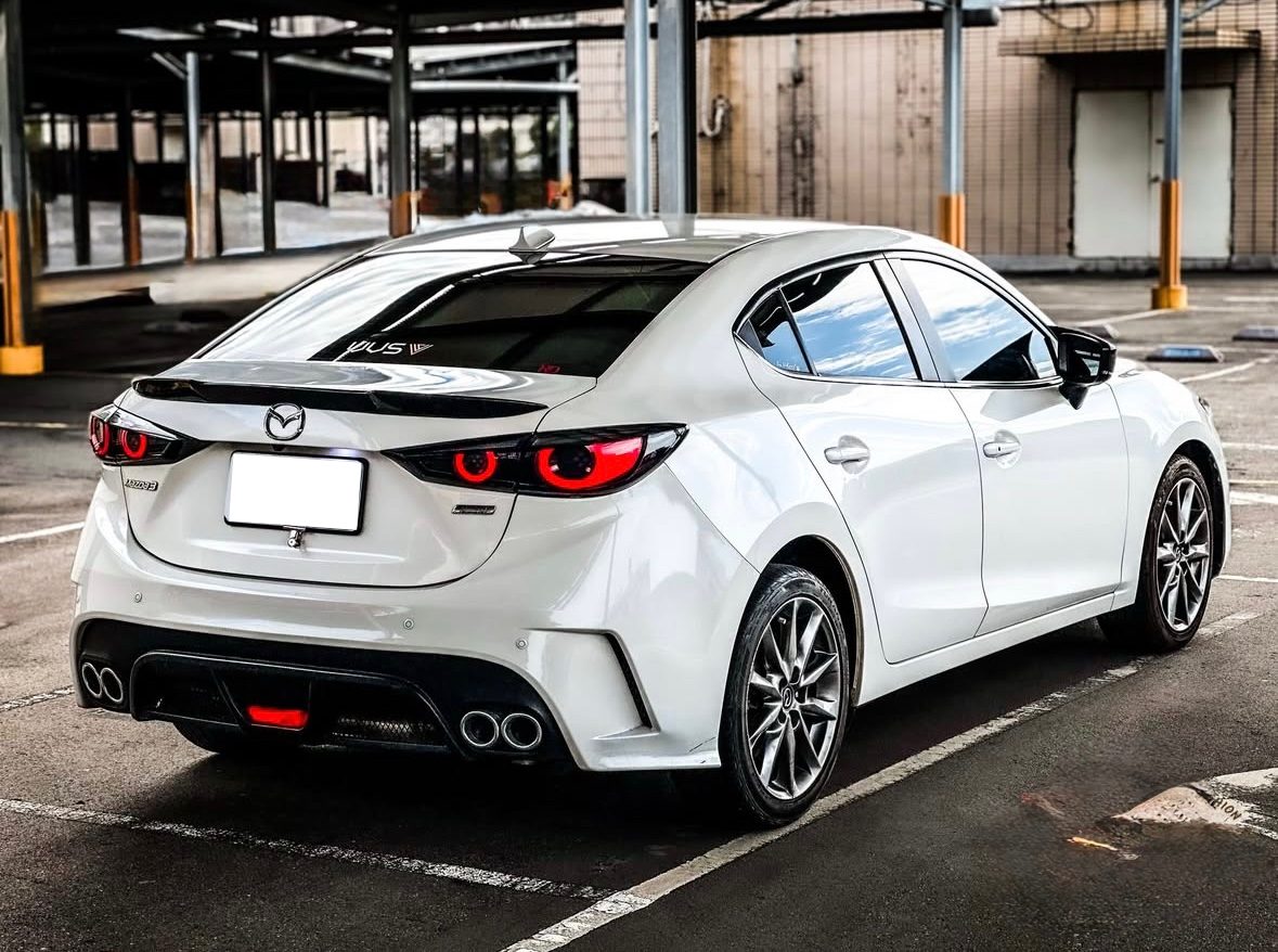 2017 Mazda 3 Photo 2