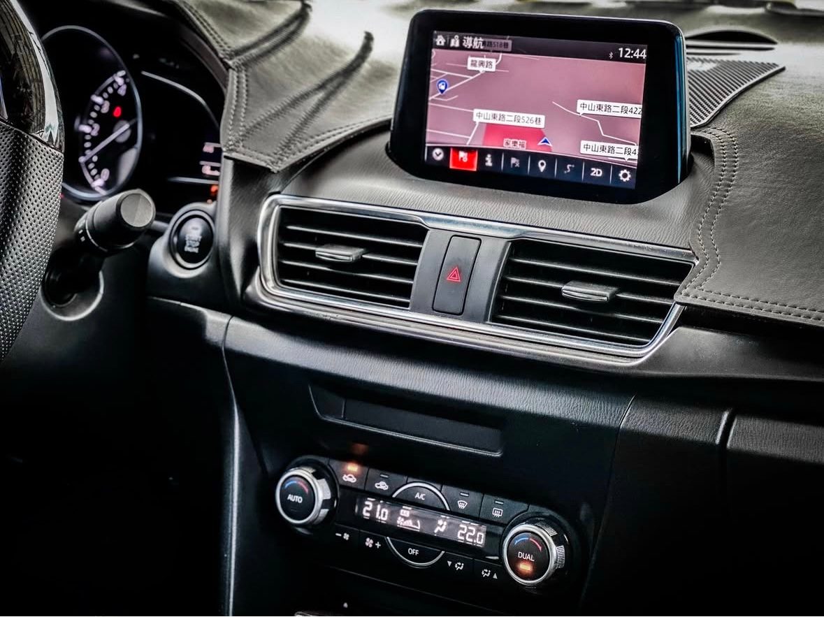 2017 Mazda 3 Photo 8