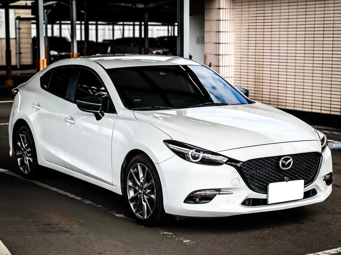 2017 Mazda 3 Photo 1