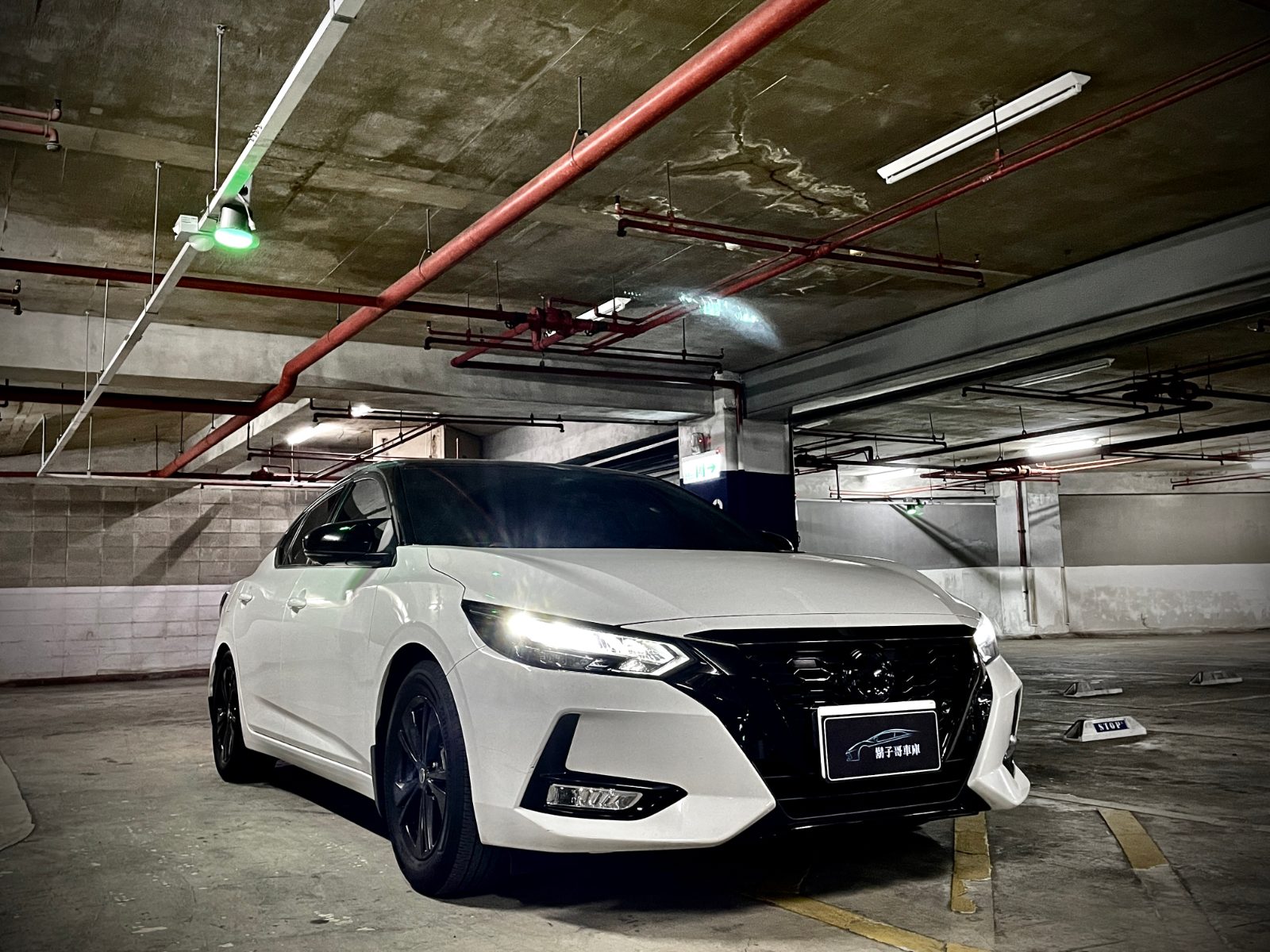 2022 Nissan Photo 2