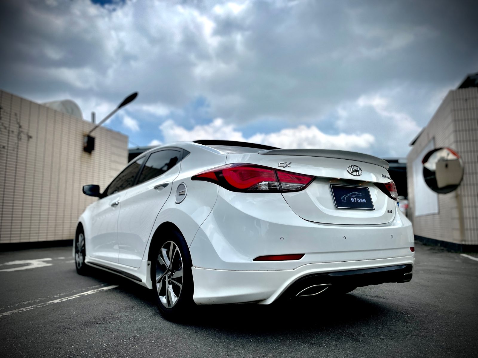 2015 Hyundai Elantra EX Photo 4