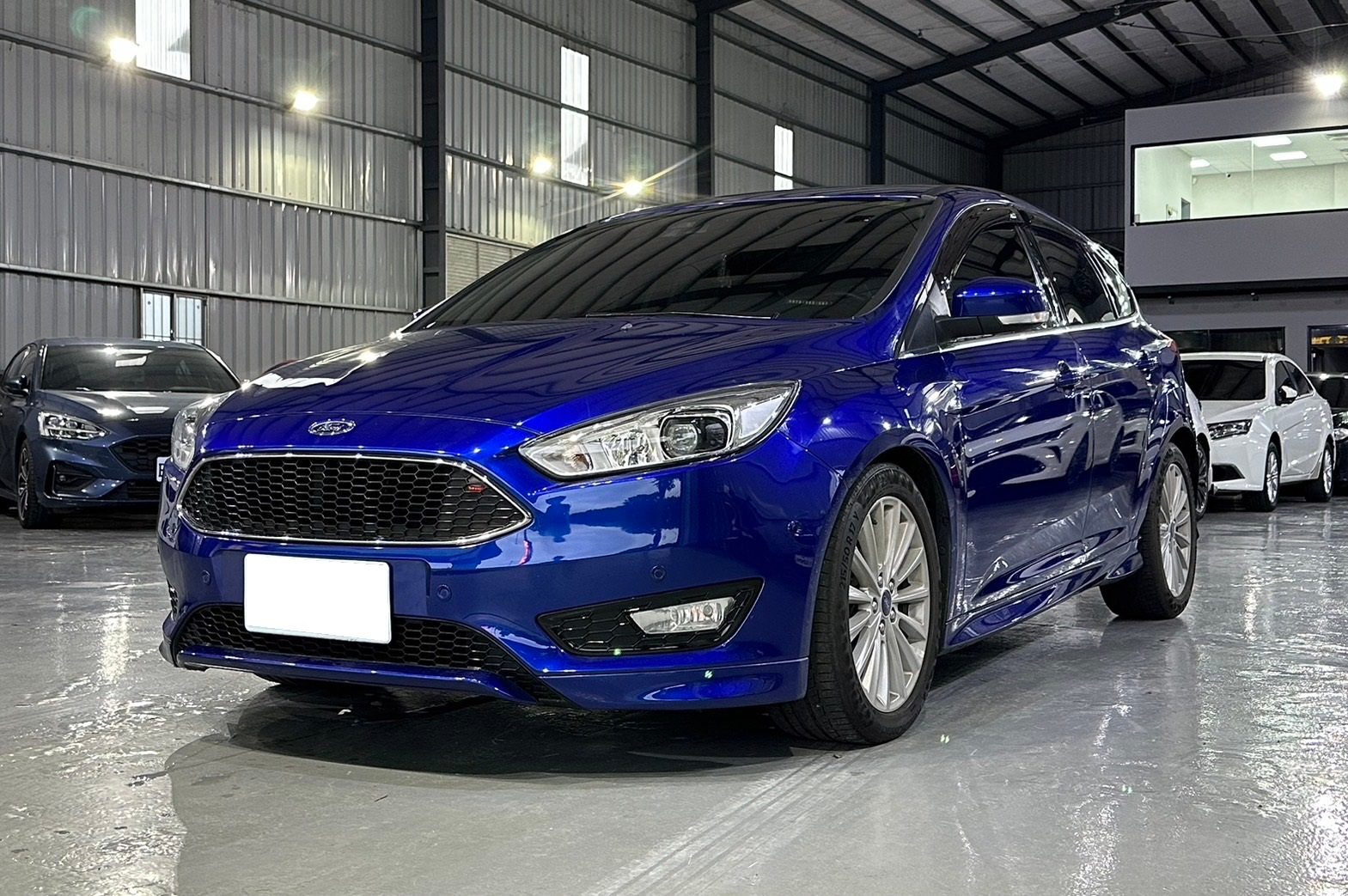 2017 Ford Focus 1.5 頂 照片 2