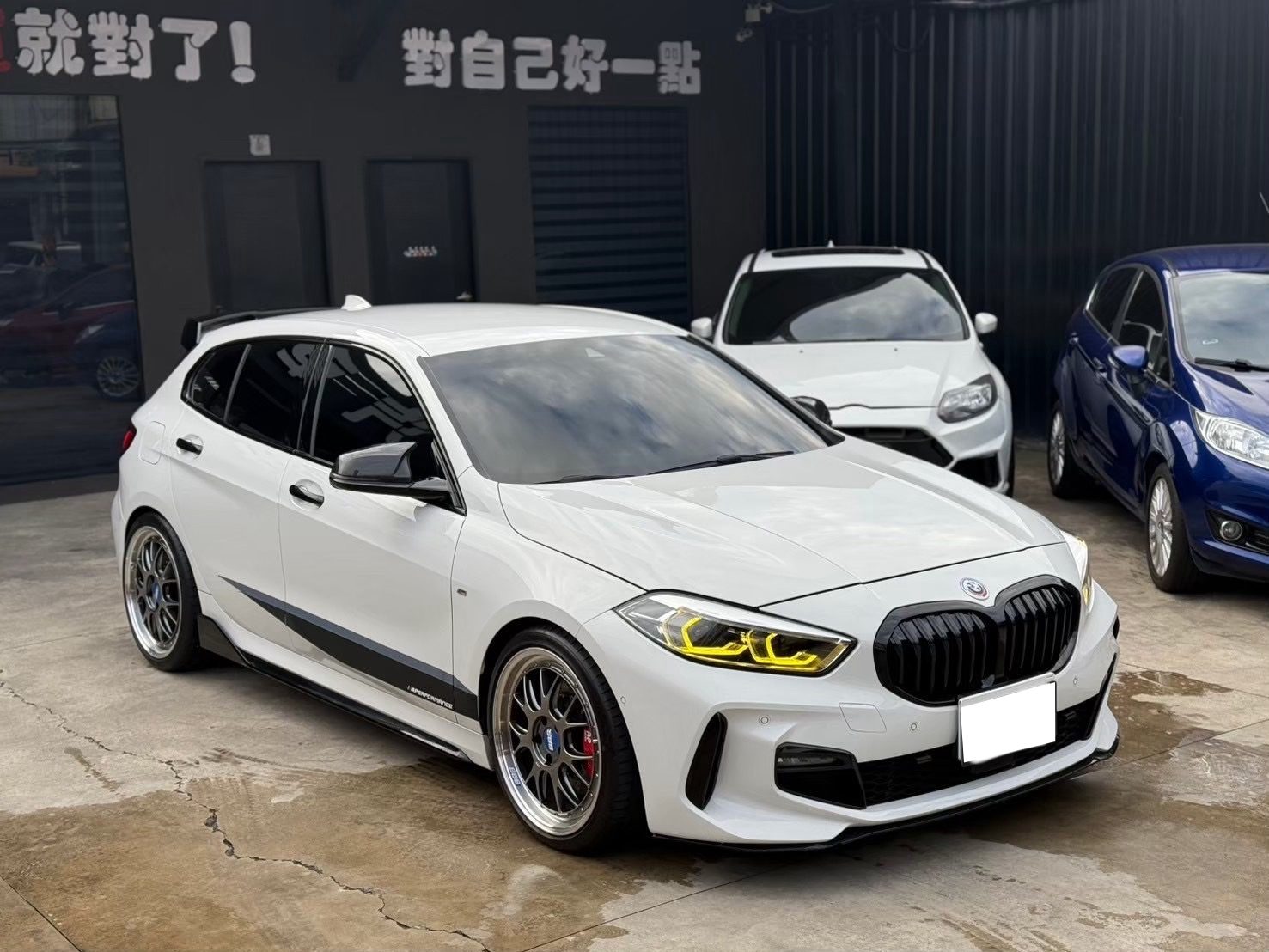 2021 BMW 118i M 1 Series Photo 2