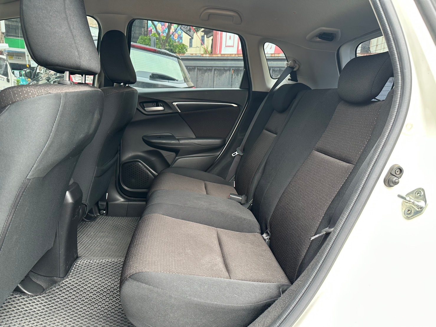 2016 Honda Fit S Photo 5