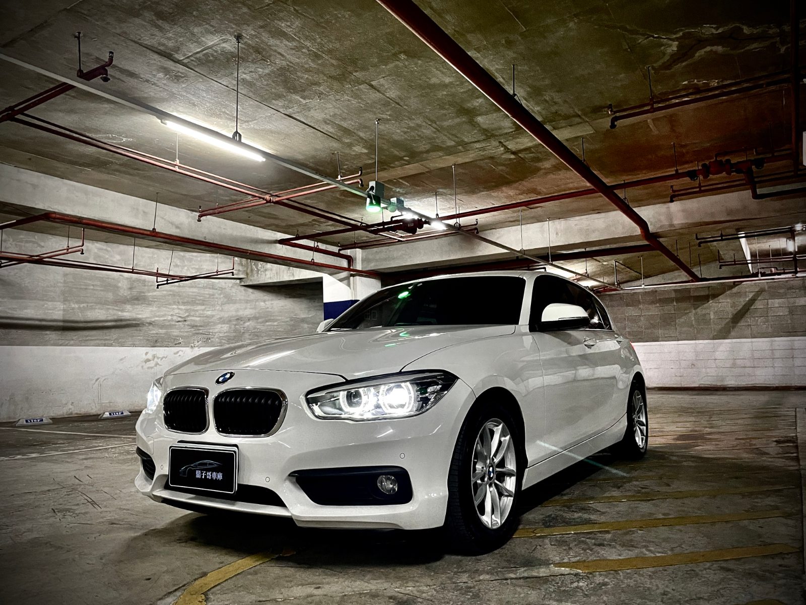 2016 BMW 118i 1 Series Photo 1