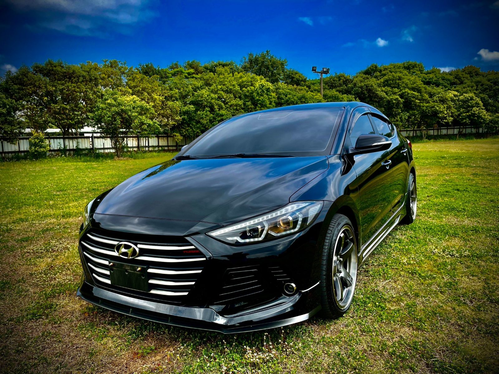 2017 Hyundai Elantra 1.6 Photo 1