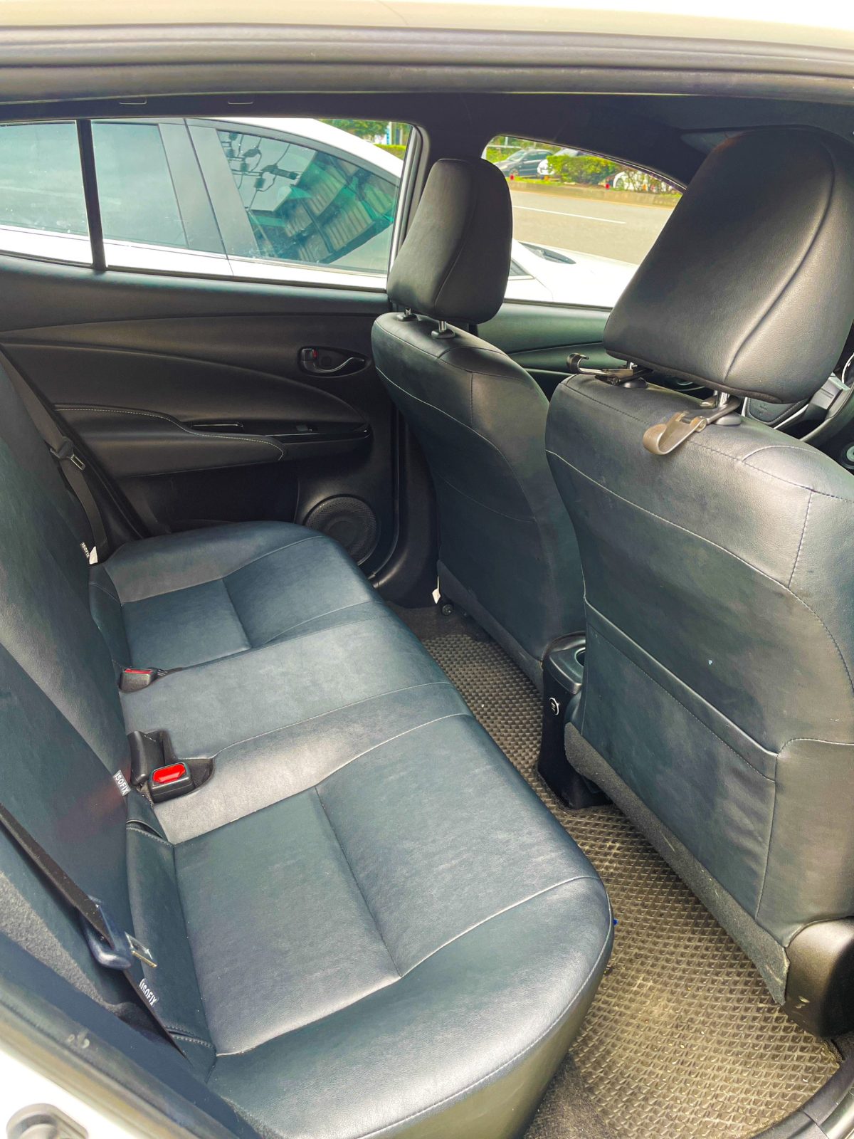2020 Toyota yaris 1.5 4.2 Photo 7