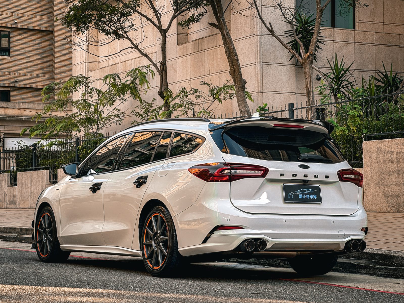 2023 Ford Focus Wagon Photo 4
