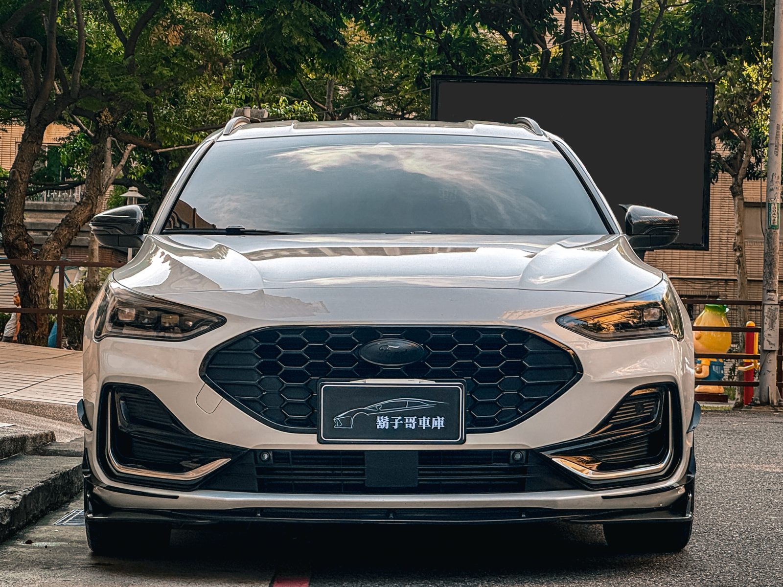 2023 Ford Focus Wagon Photo 3