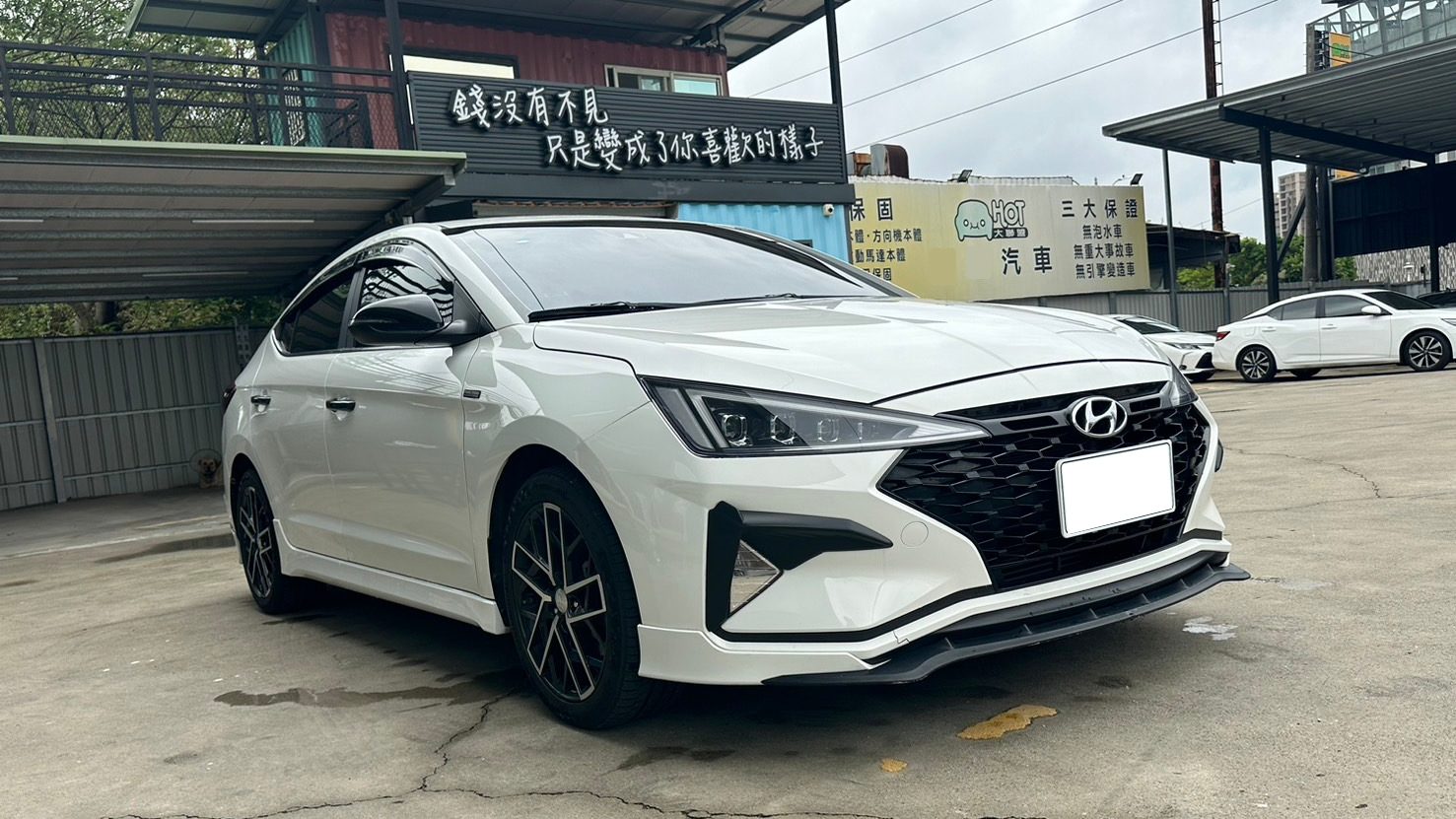 2020 Hyundai Elantra Sport Photo 1