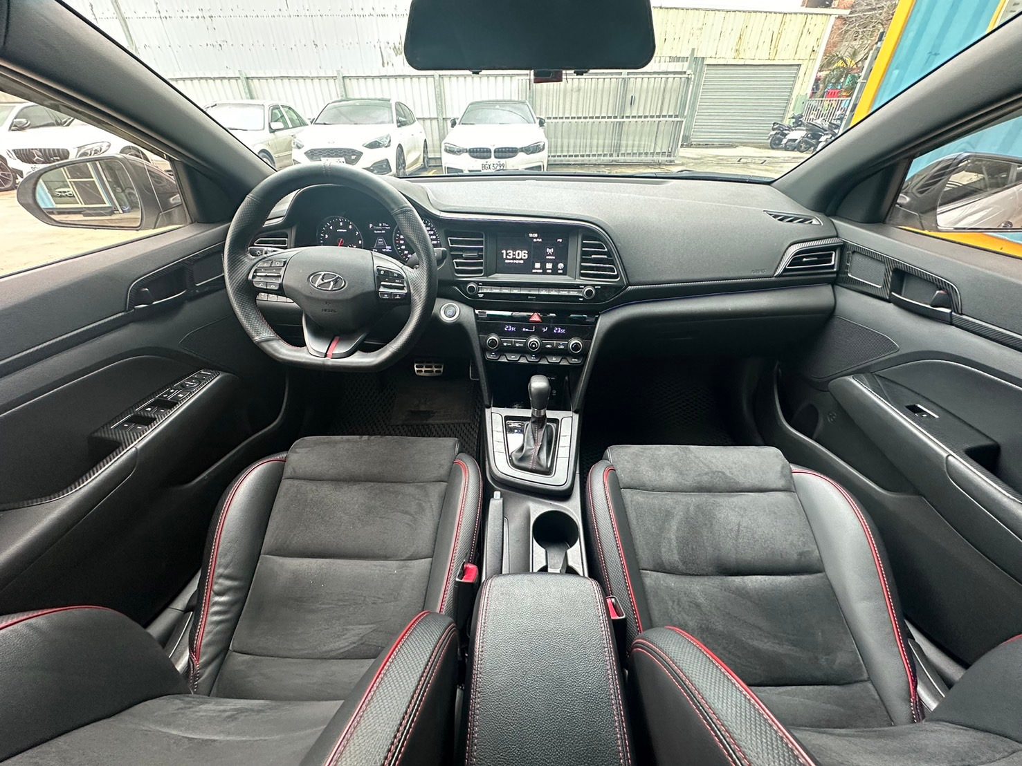 2020 Hyundai Elantra Sport Photo 8
