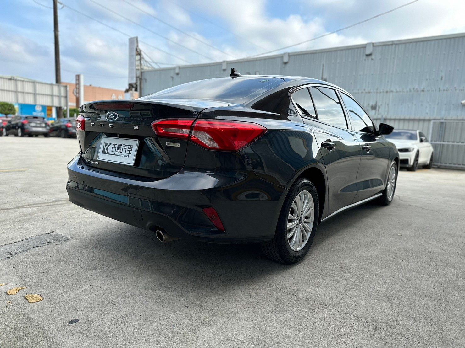 2019 Ford Focus 1.5 4D Photo 4