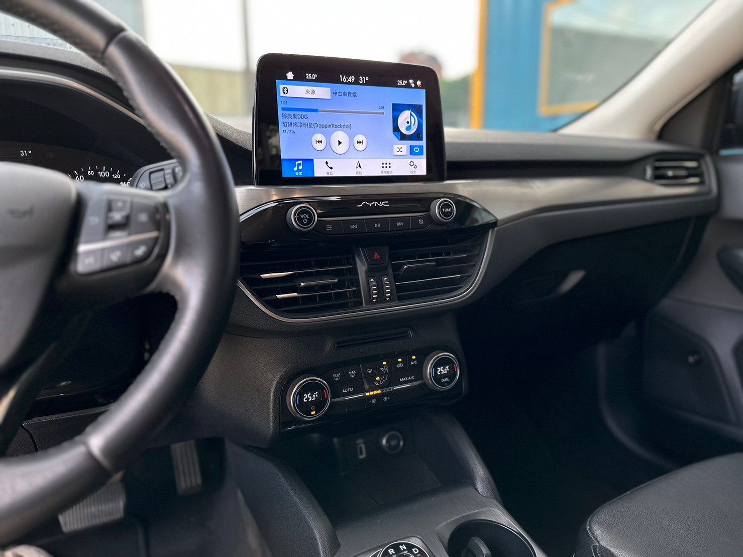2019 Ford Focus 1.5 4D Photo 6