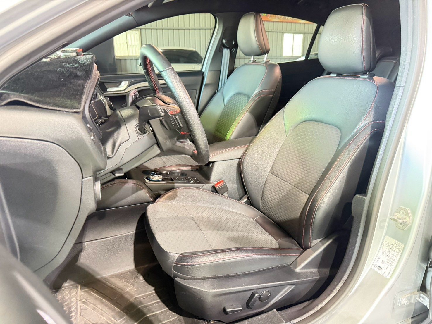 2020 Ford Focus Lommel Photo 5