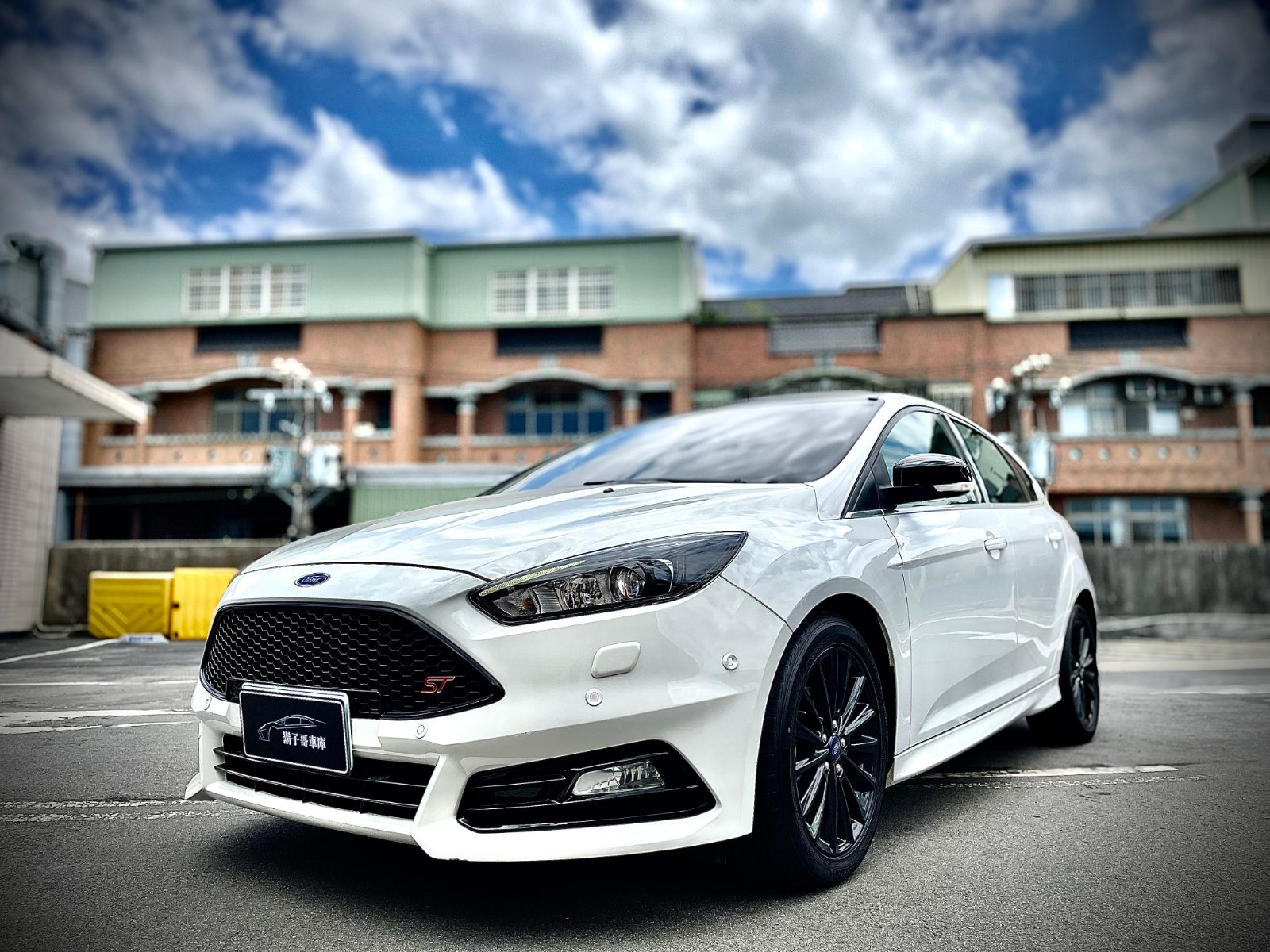 2016 Ford Focus ST 1.5 Photo 2